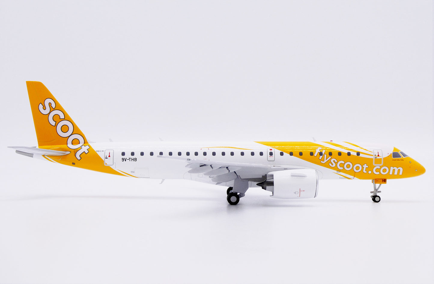 JC WINGS E190-E2 SCOOT (FLAPS DOWN) REG: 9V-THB