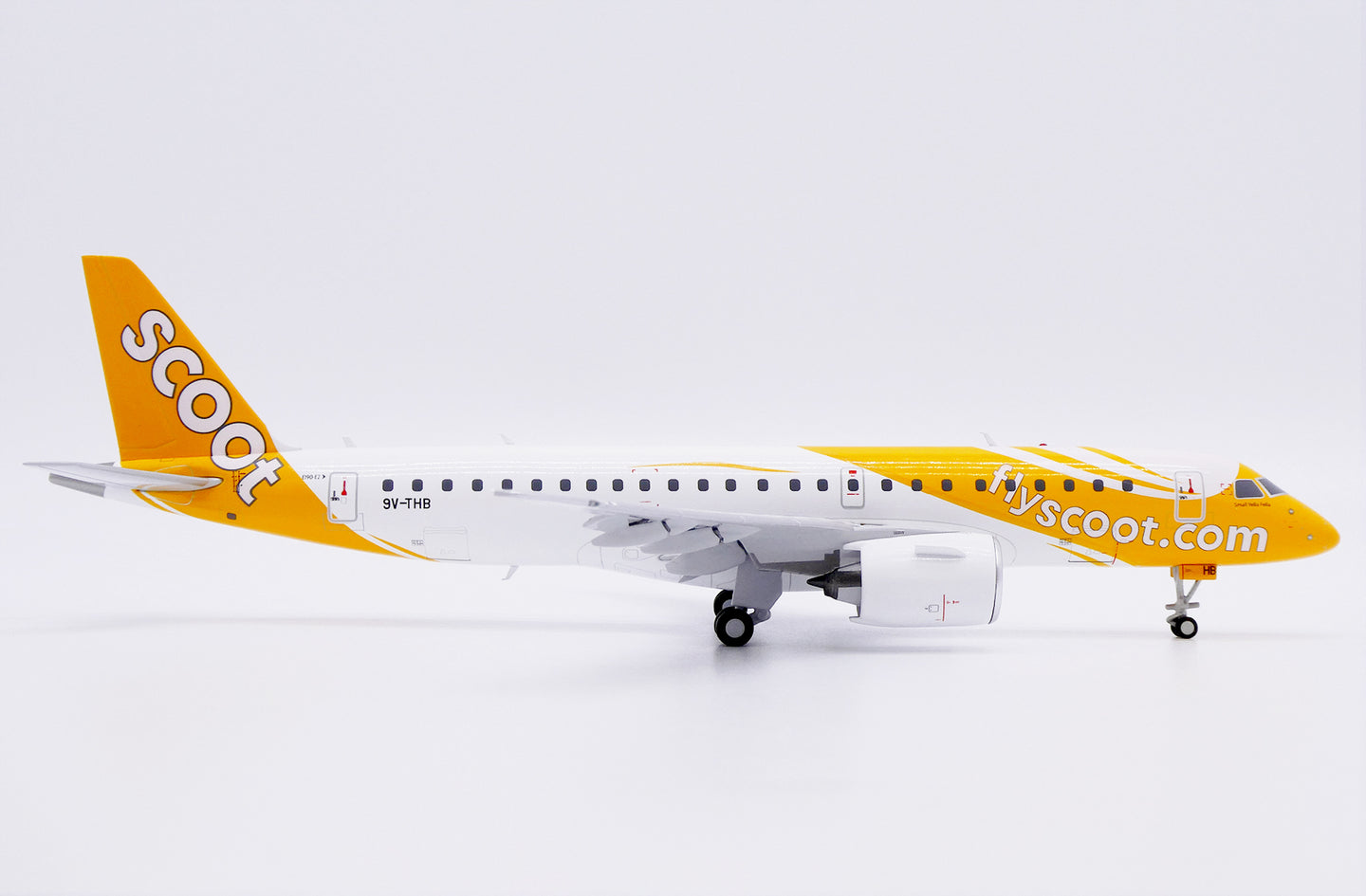 JC WINGS E190-E2 SCOOT (FLAPS DOWN) REG: 9V-THB