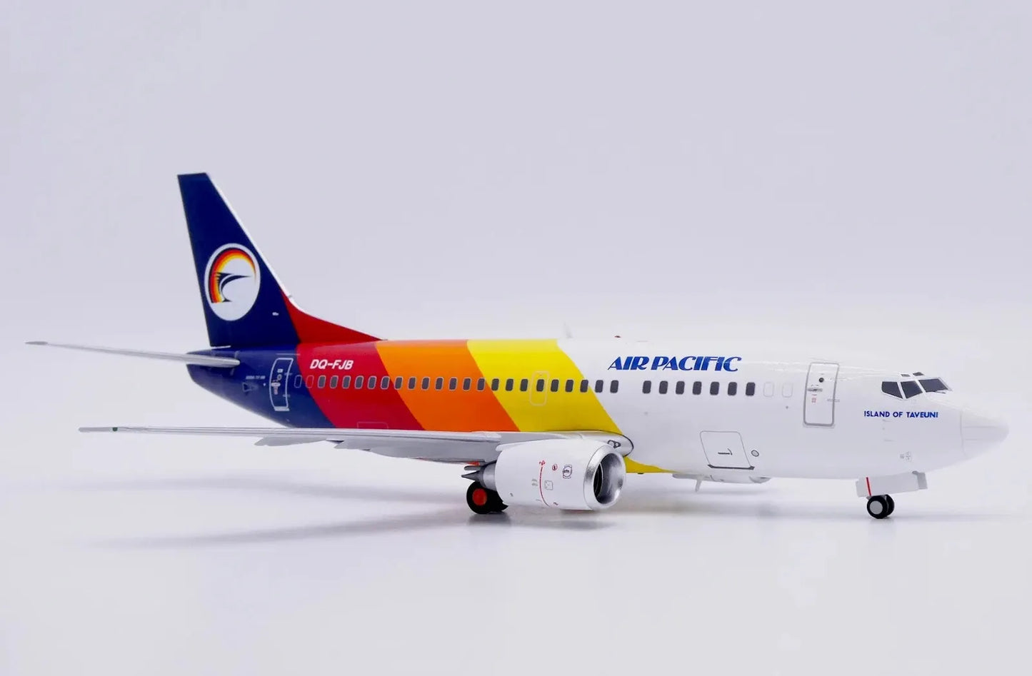 JC WINGS B737-500 AIR PACIFIC "OLD LOGO" REG: DQ-FJB