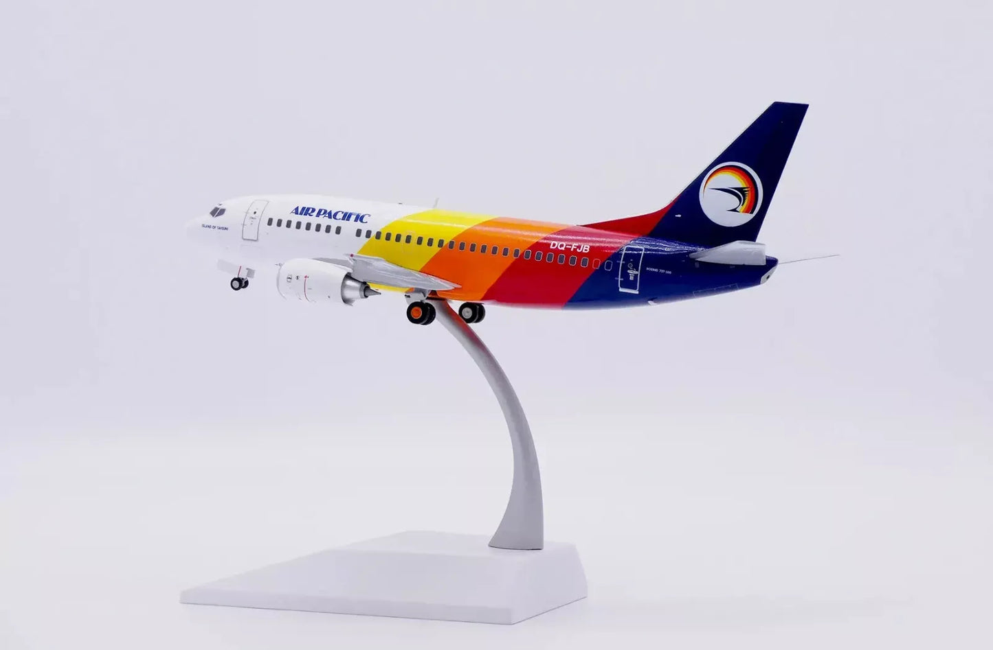 JC WINGS B737-500 AIR PACIFIC "OLD LOGO" REG: DQ-FJB