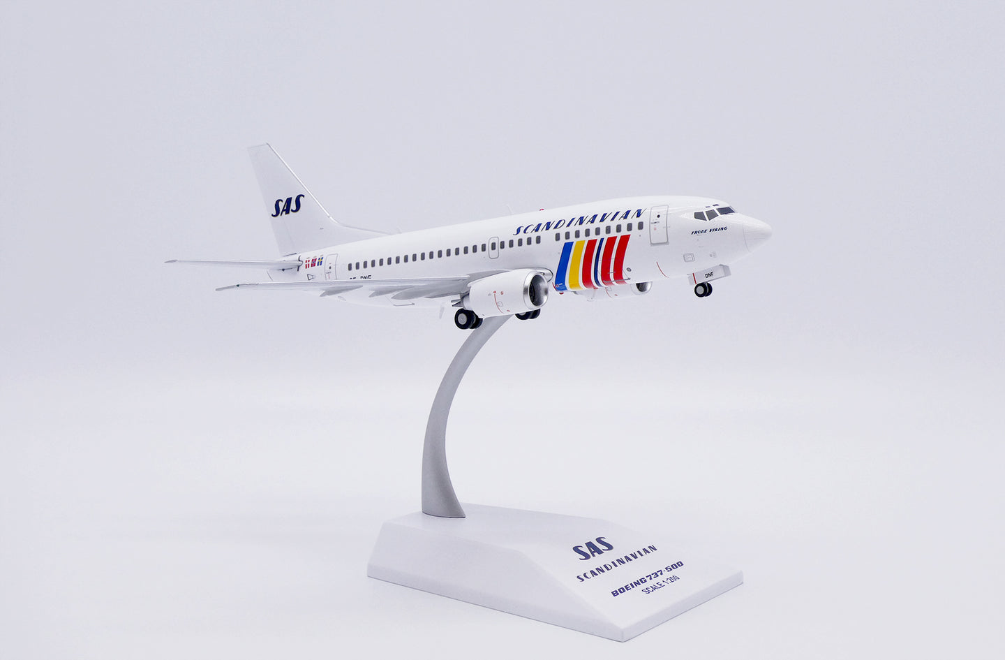 JC WINGS B737-500 SCANDINAVIAN AIRLINES (SAS) REG: SE-DNF