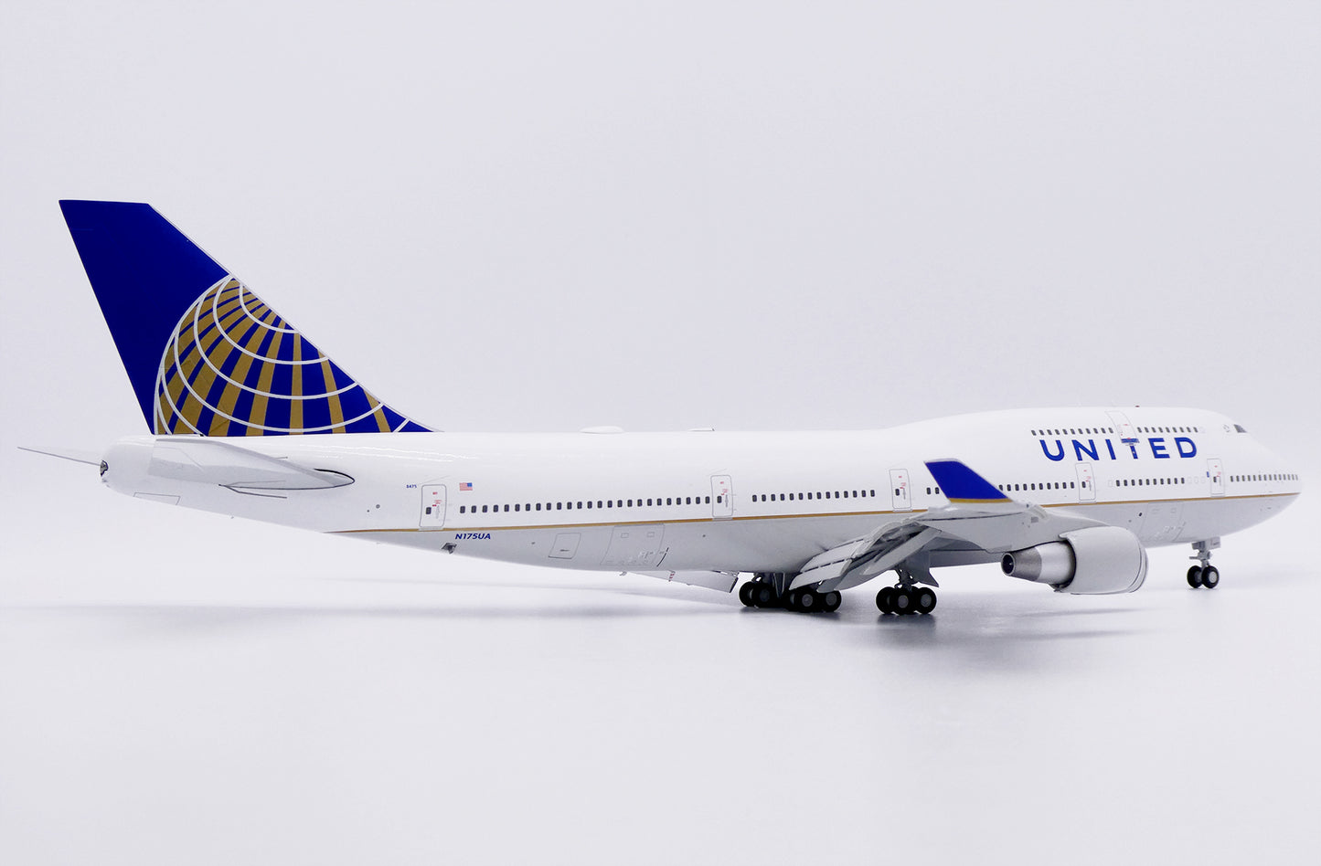 JC WINGS B747-400 UNITED AIRLINES (FLAPS DOWN) REG: N175UA