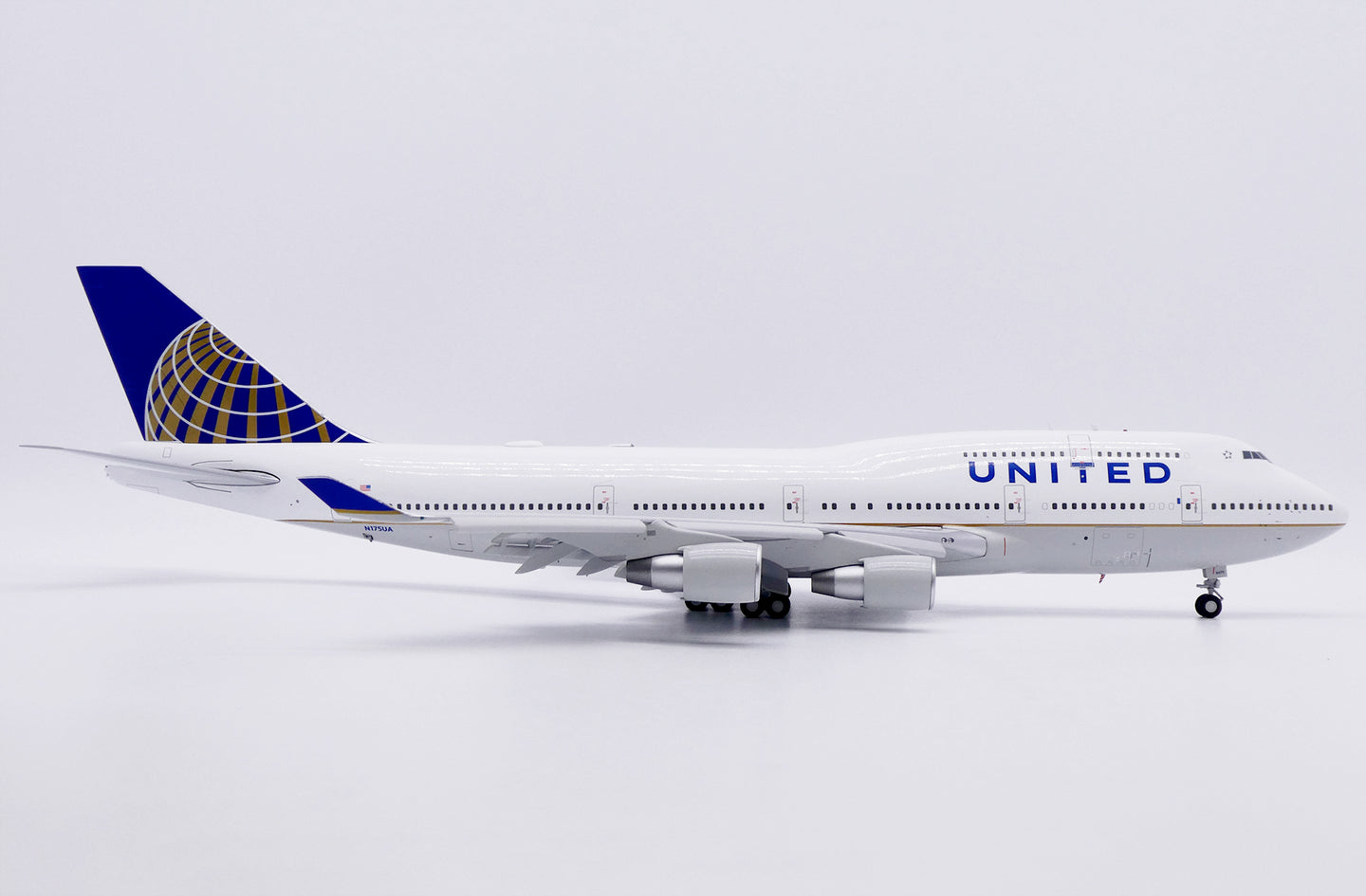 JC WINGS B747-400 UNITED AIRLINES (FLAPS DOWN) REG: N175UA