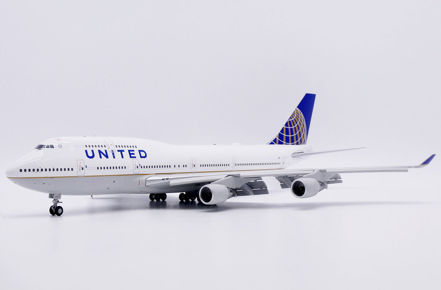 JC WINGS B747-400 UNITED AIRLINES (FLAPS DOWN) REG: N175UA