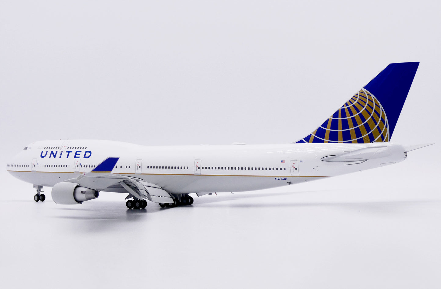JC WINGS B747-400 UNITED AIRLINES (FLAPS DOWN) REG: N175UA