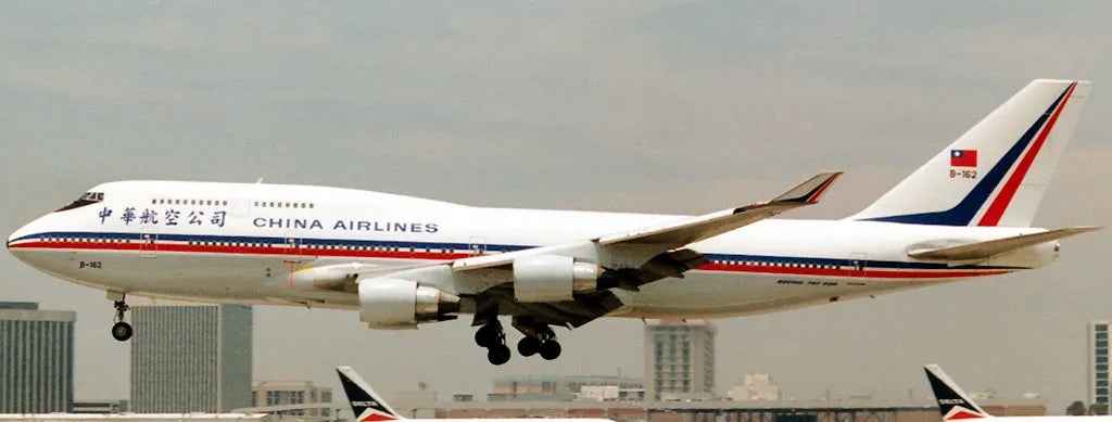 JC WINGS B747-400 CHINA AIRLINES (FLAPS DOWN) REG: B-162