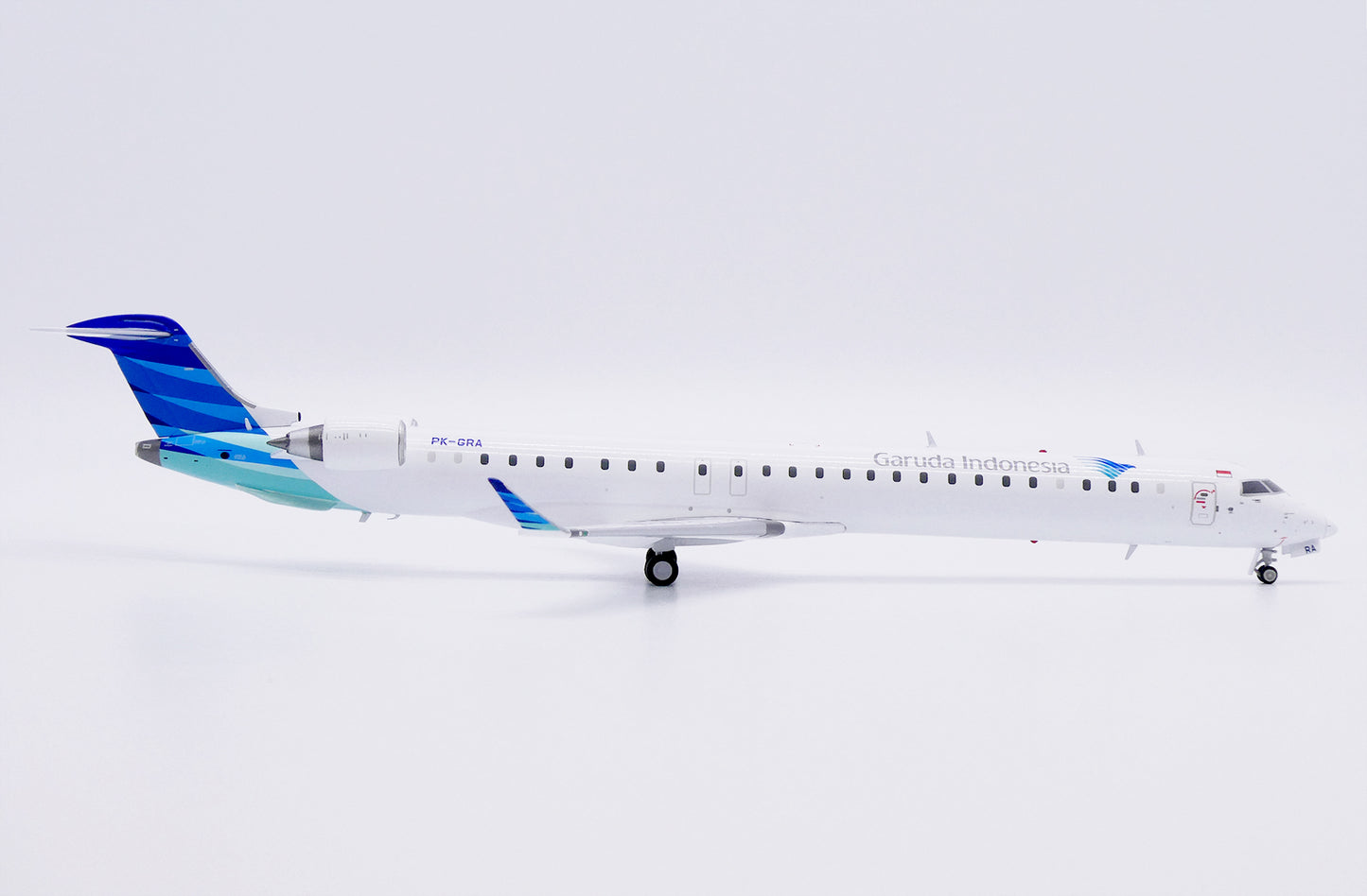 JC WINGS CRJ-1000ER GARUDA INDONESIA REG: PK-GRA
