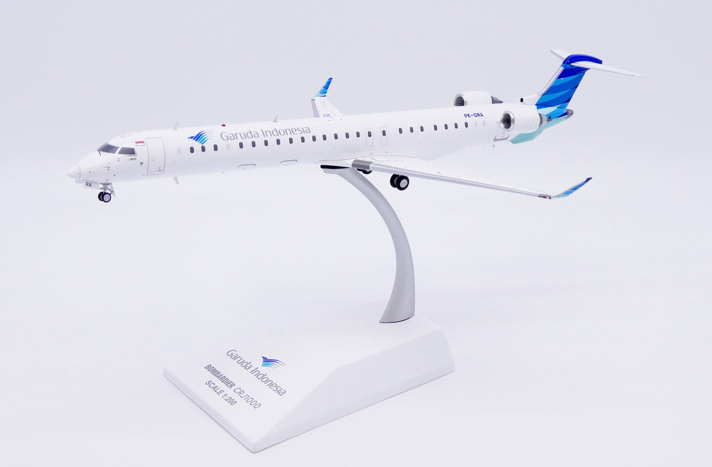 JC WINGS CRJ-1000ER GARUDA INDONESIA REG: PK-GRA