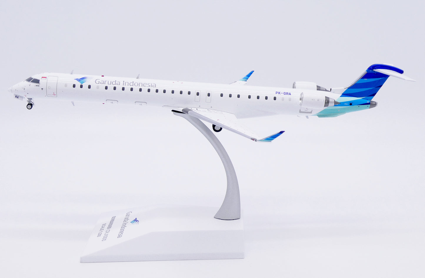 JC WINGS CRJ-1000ER GARUDA INDONESIA REG: PK-GRA