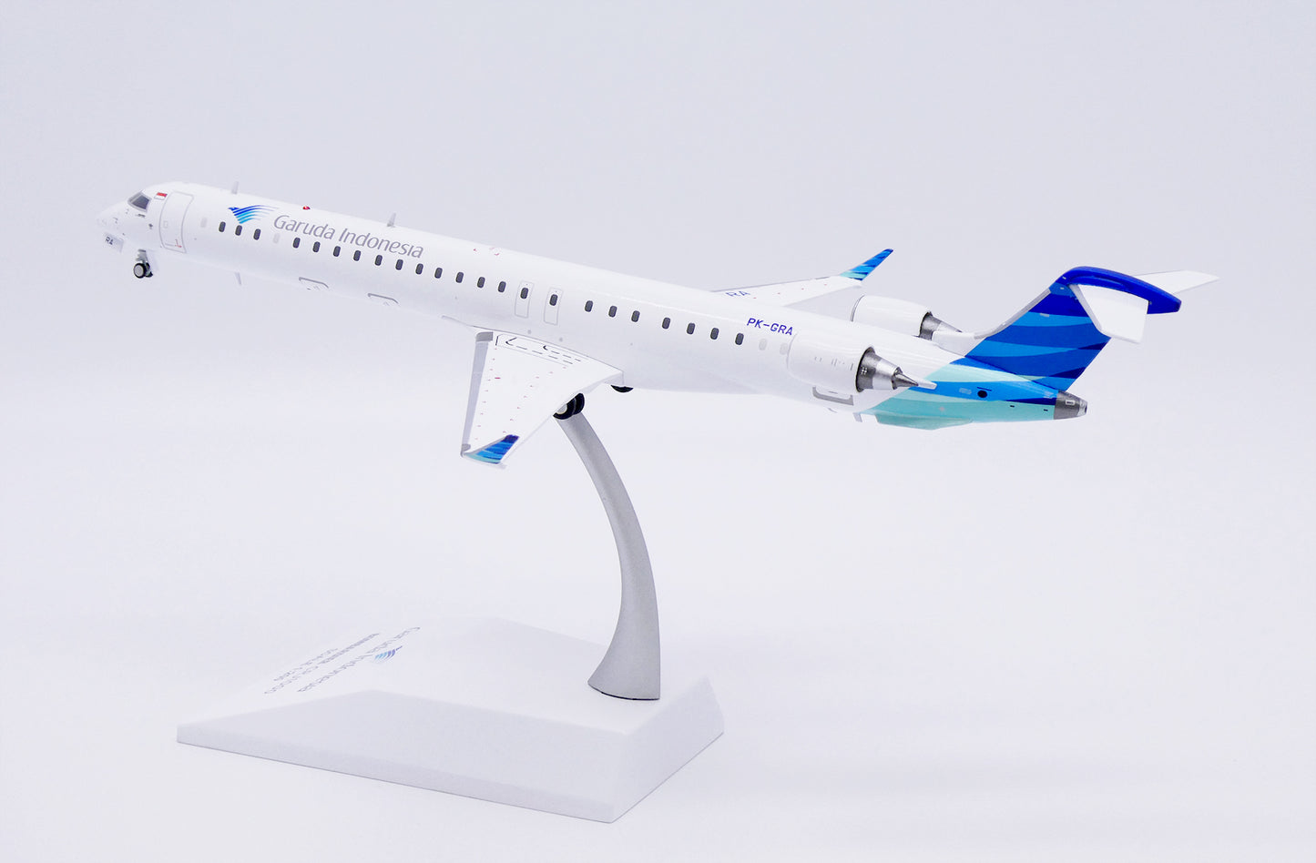JC WINGS CRJ-1000ER GARUDA INDONESIA REG: PK-GRA