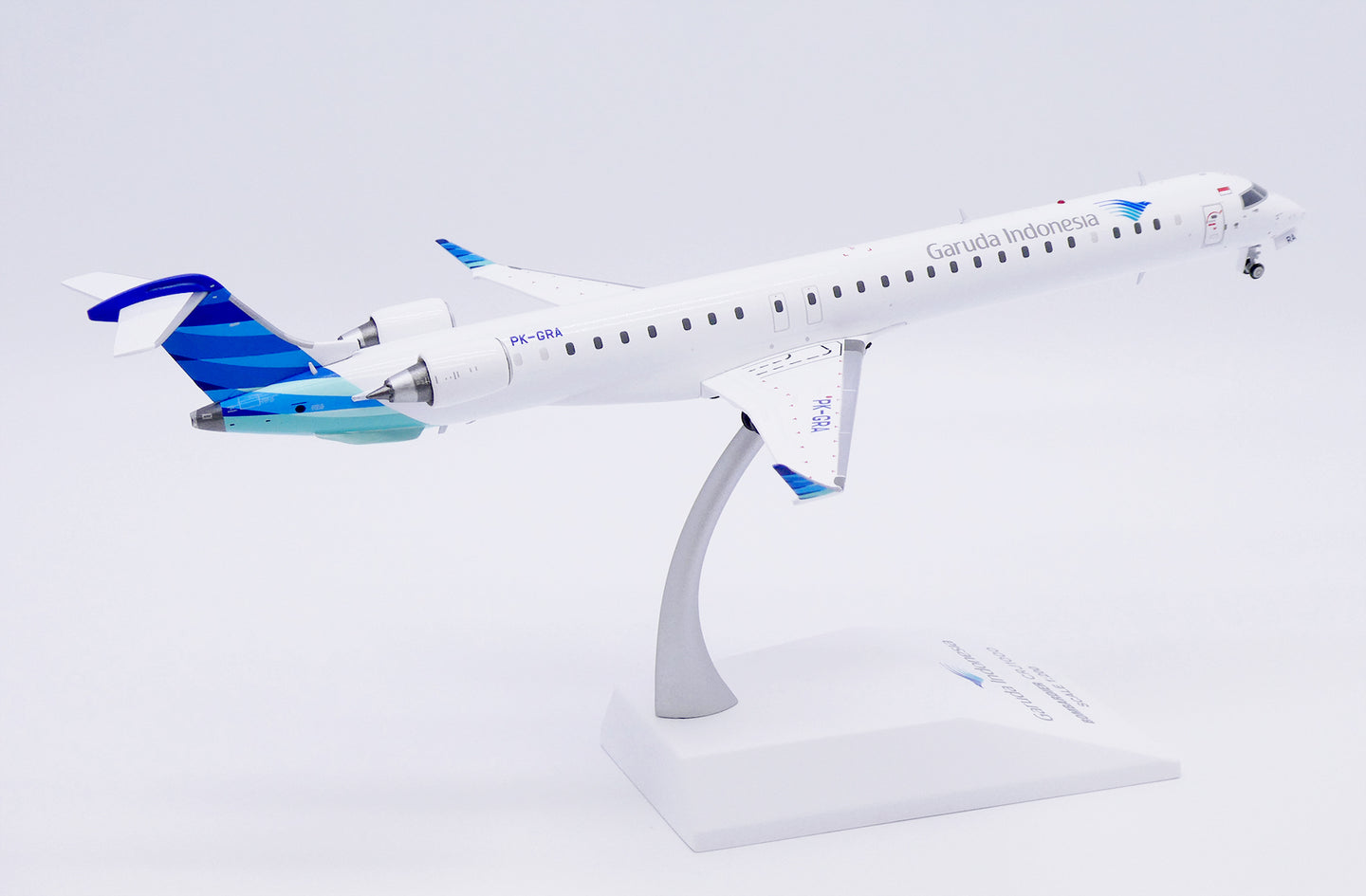 JC WINGS CRJ-1000ER GARUDA INDONESIA REG: PK-GRA