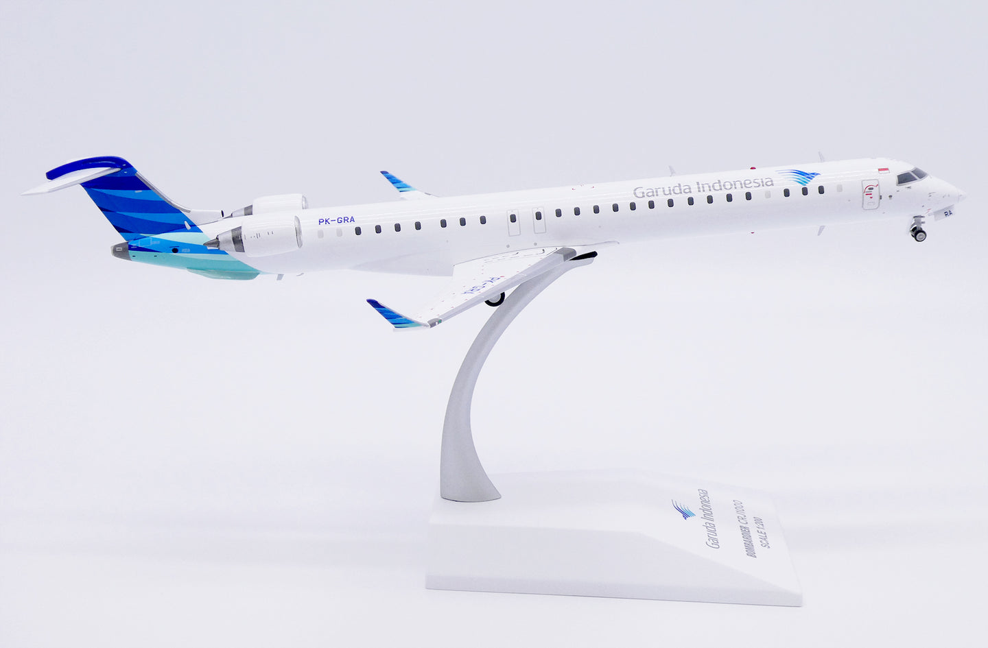 JC WINGS CRJ-1000ER GARUDA INDONESIA REG: PK-GRA