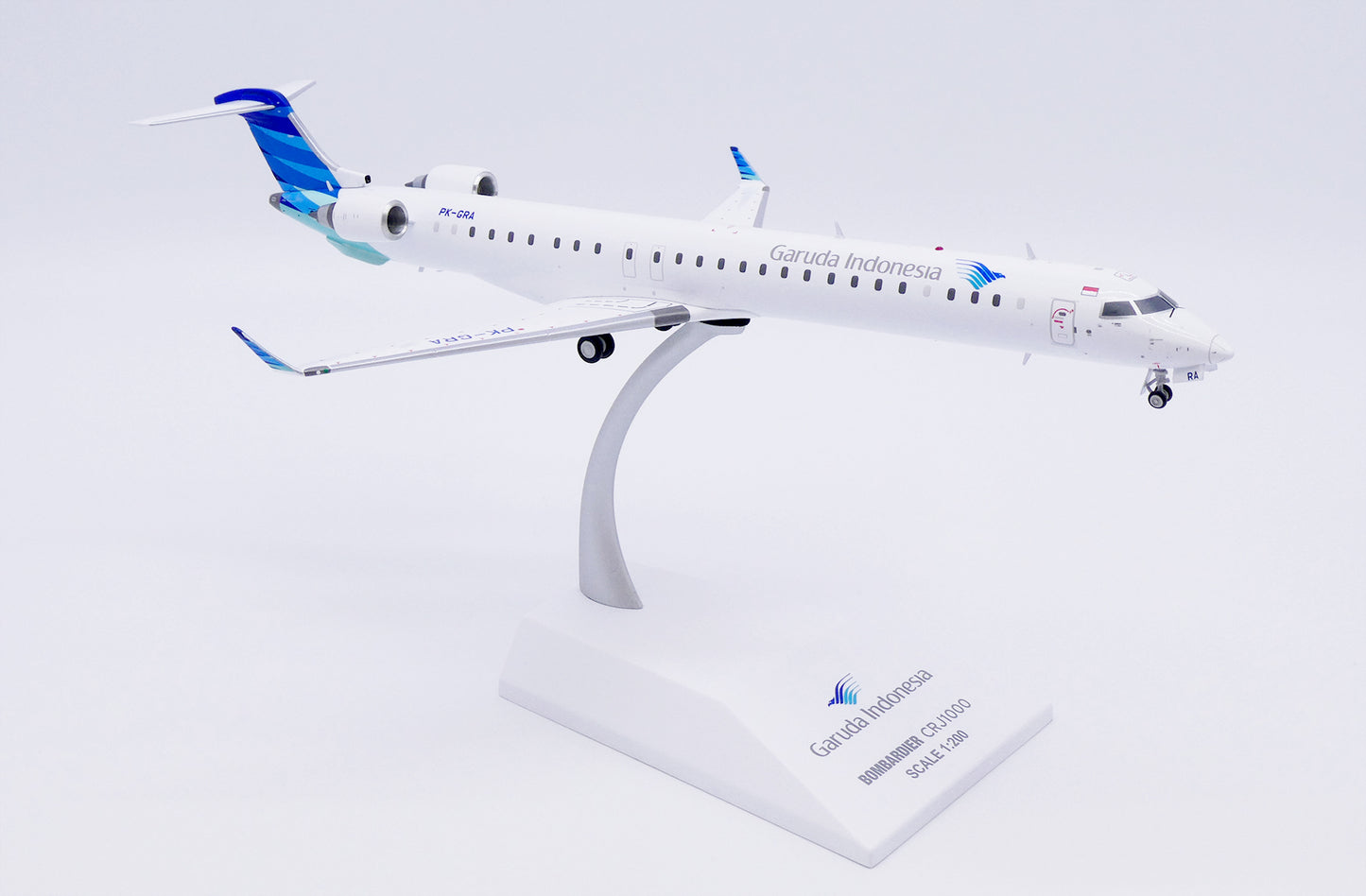 JC WINGS CRJ-1000ER GARUDA INDONESIA REG: PK-GRA