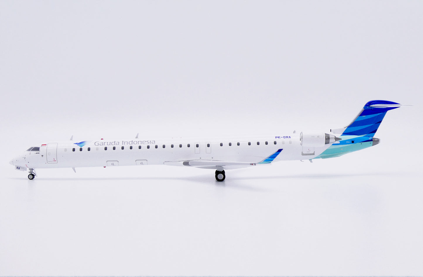 JC WINGS CRJ-1000ER GARUDA INDONESIA REG: PK-GRA