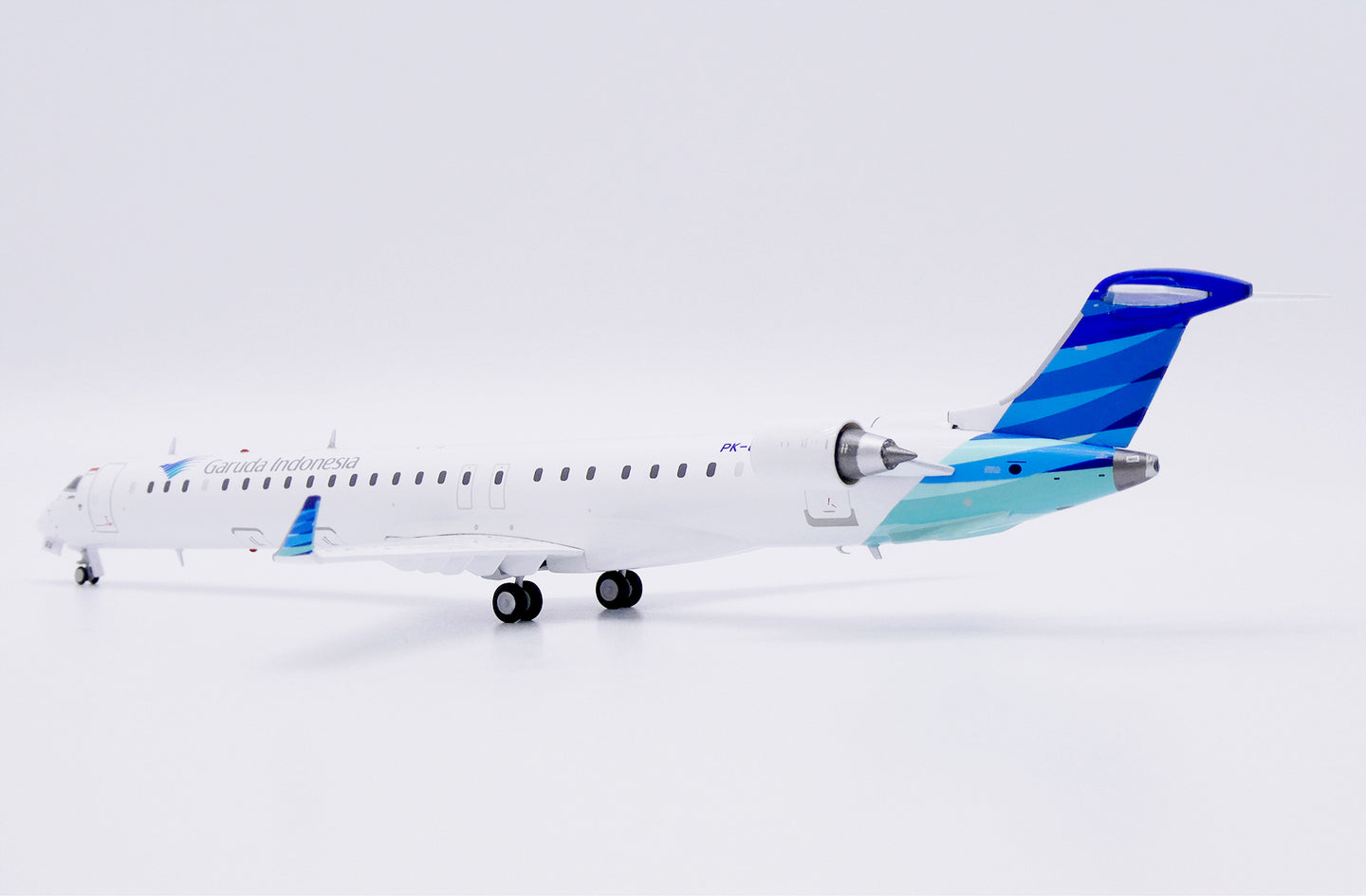 JC WINGS CRJ-1000ER GARUDA INDONESIA REG: PK-GRA