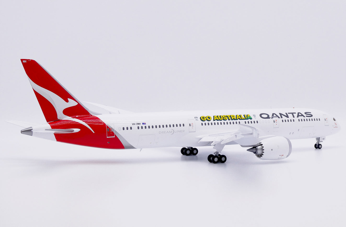 JC WINGS B787-9 DREAMLINER QANTAS "GO AUSTRALIA" (FLAPS DOWN) REG: VH-ZNH