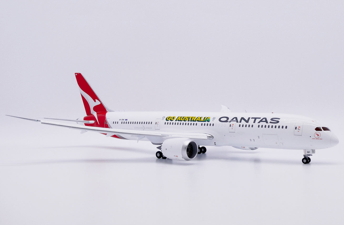 JC WINGS B787-9 DREAMLINER QANTAS "GO AUSTRALIA" (FLAPS DOWN) REG: VH-ZNH