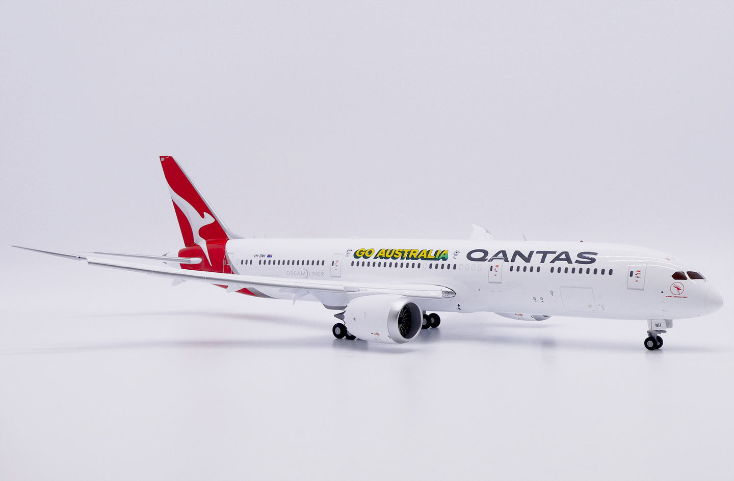 JC WINGS B787-9 DREAMLINER QANTAS "GO AUSTRALIA" (FLAPS DOWN) REG: VH-ZNH