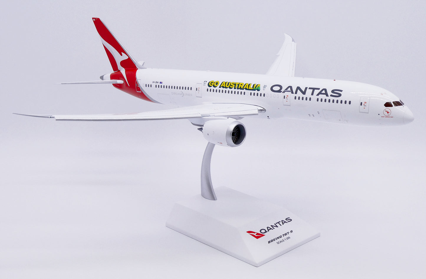 JC WINGS B787-9 DREAMLINER QANTAS "GO AUSTRALIA" (FLAPS DOWN) REG: VH-ZNH