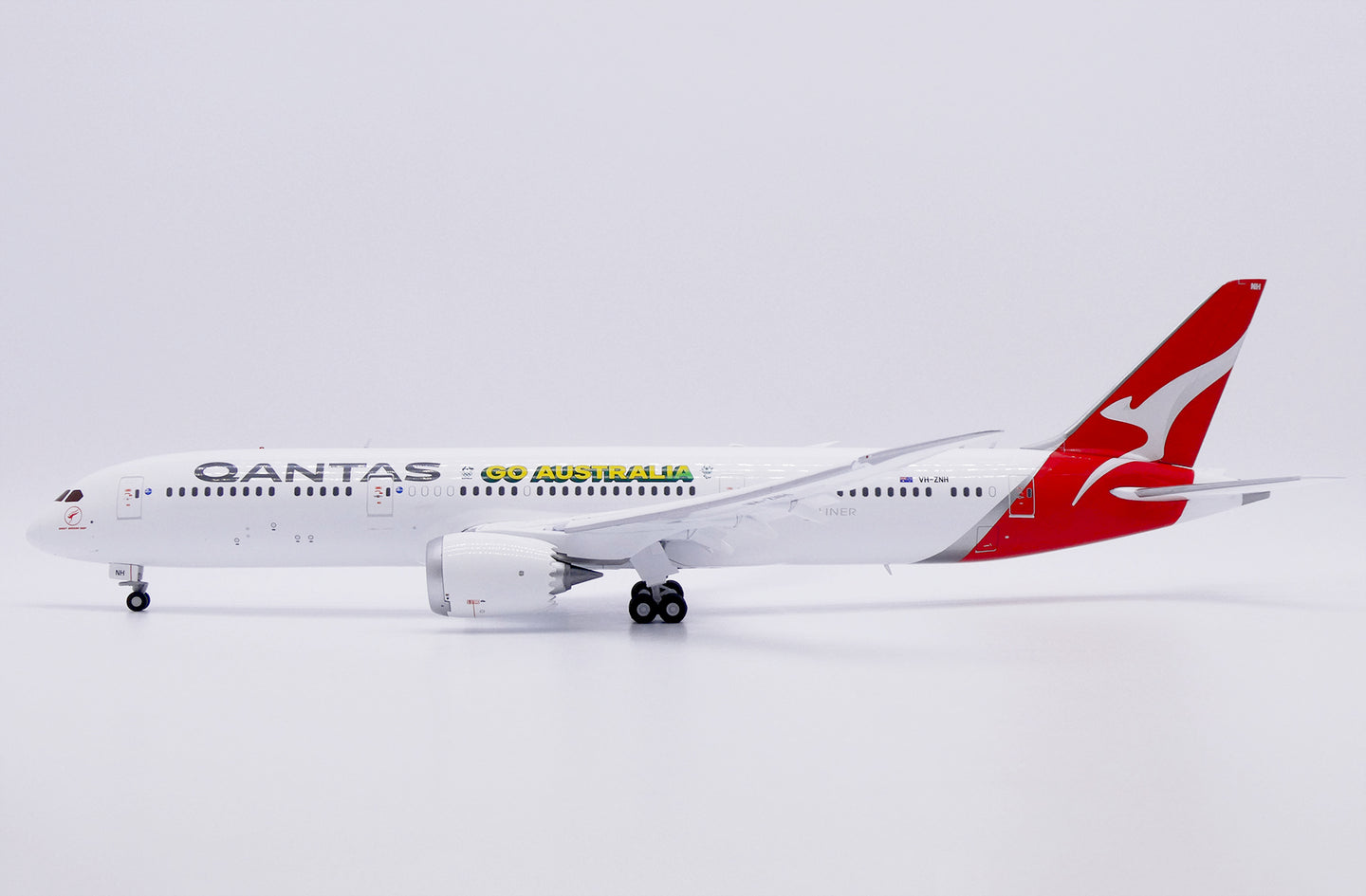 JC WINGS B787-9 DREAMLINER QANTAS "GO AUSTRALIA" (FLAPS DOWN) REG: VH-ZNH