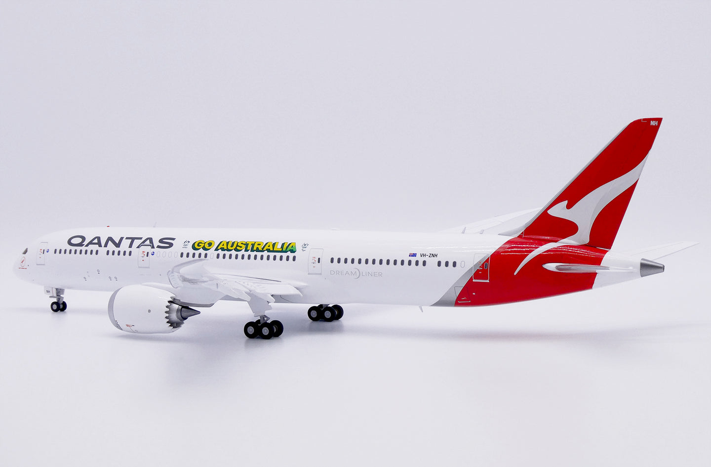 JC WINGS B787-9 DREAMLINER QANTAS "GO AUSTRALIA" (FLAPS DOWN) REG: VH-ZNH