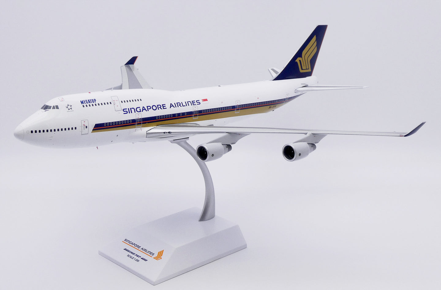 JC WINGS B747-400 SINGAPORE AIRLINES "MEGATOP" REG: 9V-SPM