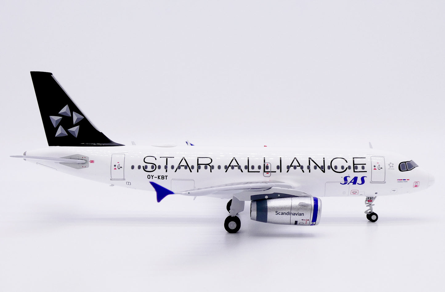 JC WINGS A319 SCANDINAVIAN AIRLINES (SAS) "STAR ALLIANCE" REG: OY-KBT