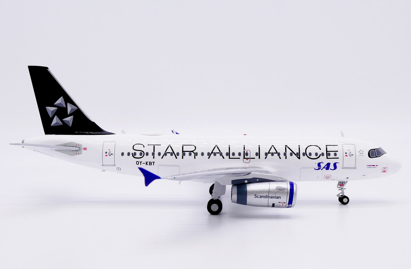 JC WINGS A319 SCANDINAVIAN AIRLINES (SAS) "STAR ALLIANCE" REG: OY-KBT