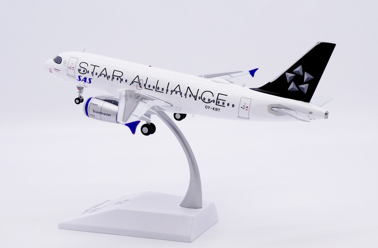 JC WINGS A319 SCANDINAVIAN AIRLINES (SAS) "STAR ALLIANCE" REG: OY-KBT