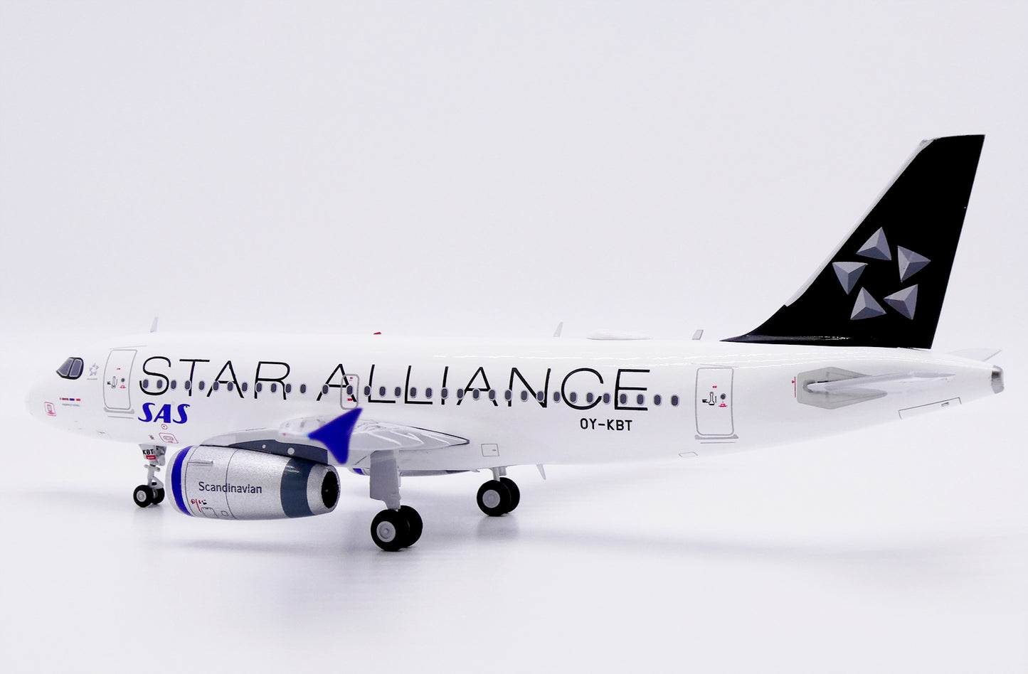 JC WINGS A319 SCANDINAVIAN AIRLINES (SAS) "STAR ALLIANCE" REG: OY-KBT