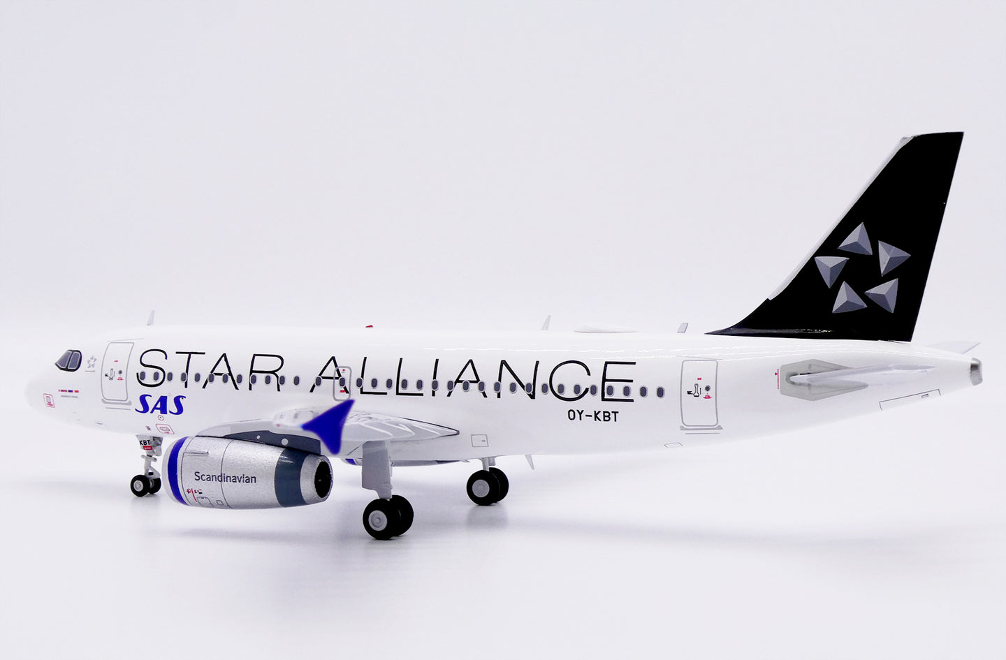 JC WINGS A319 SCANDINAVIAN AIRLINES (SAS) "STAR ALLIANCE" REG: OY-KBT