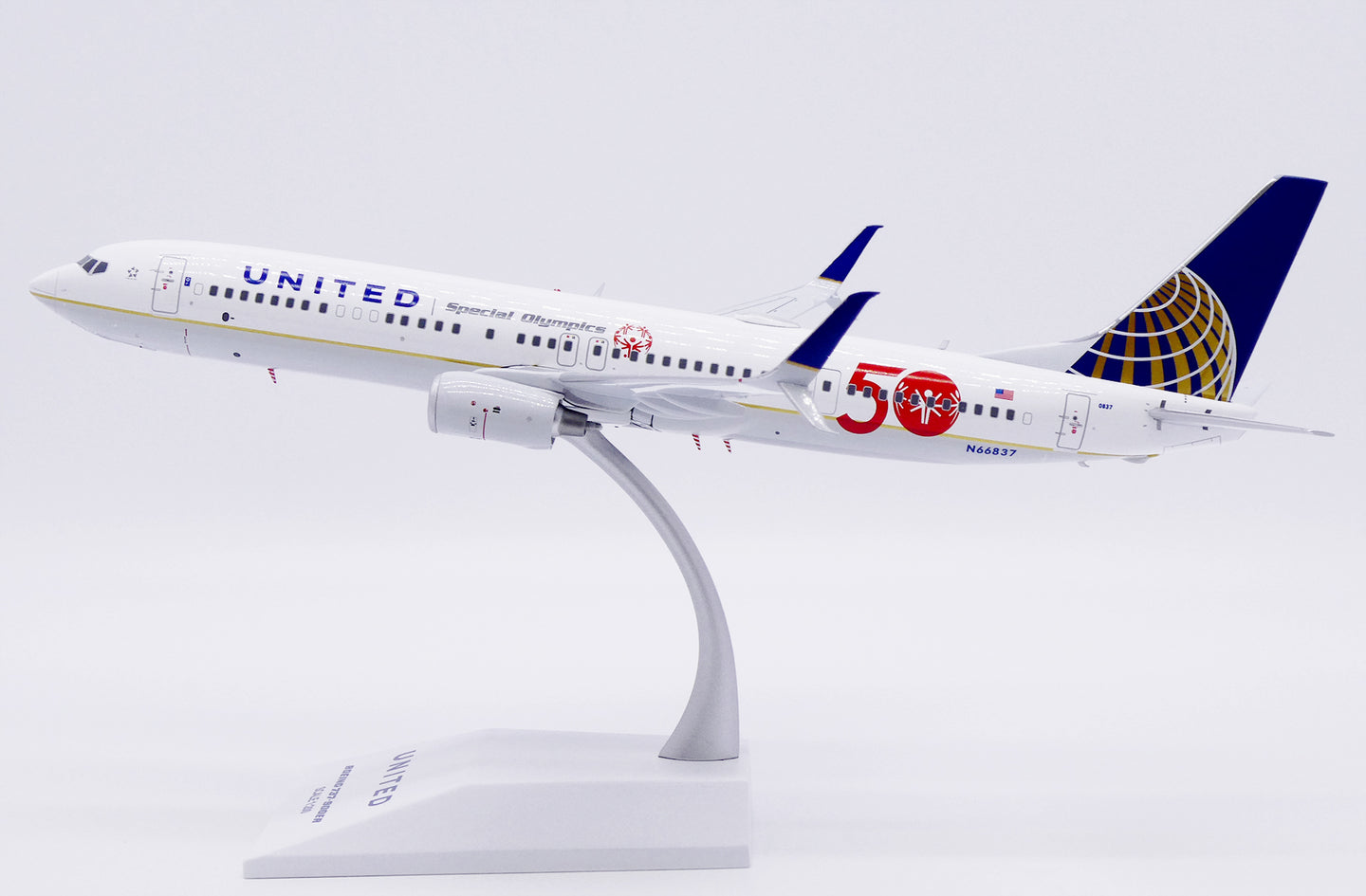 JC WINGS B737-900ER UNITED AIRLINES "SPECIAL OLYMPICS 50" REG: N66837