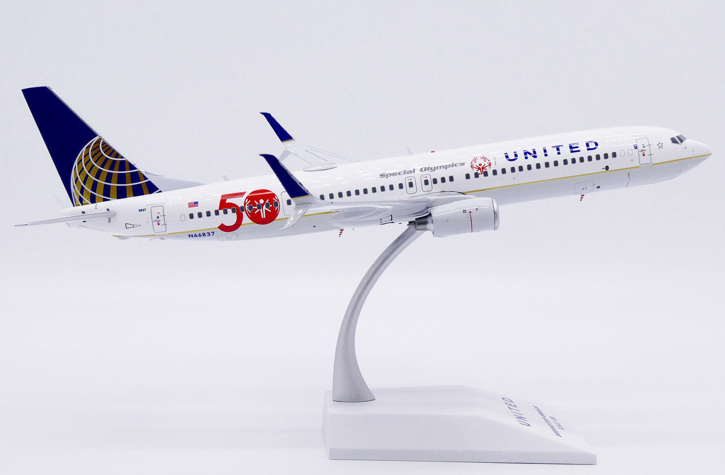 JC WINGS B737-900ER UNITED AIRLINES "SPECIAL OLYMPICS 50" REG: N66837