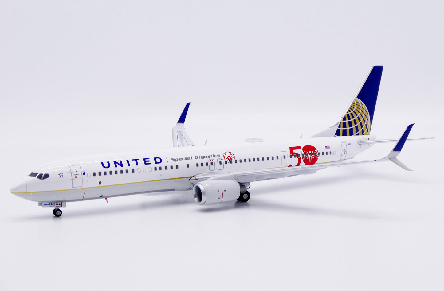 JC WINGS B737-900ER UNITED AIRLINES "SPECIAL OLYMPICS 50" REG: N66837