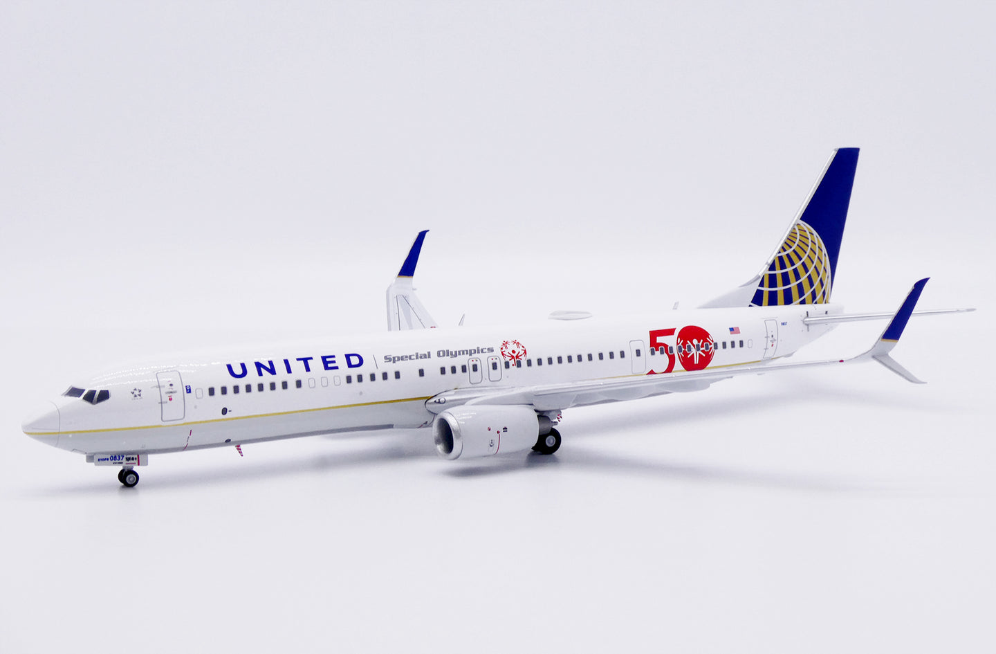 JC WINGS B737-900ER UNITED AIRLINES "SPECIAL OLYMPICS 50" REG: N66837