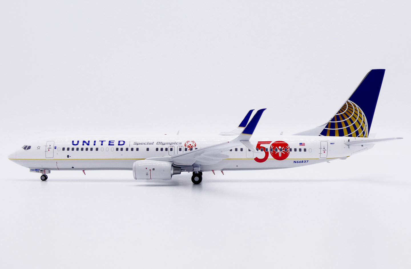 JC WINGS B737-900ER UNITED AIRLINES "SPECIAL OLYMPICS 50" REG: N66837
