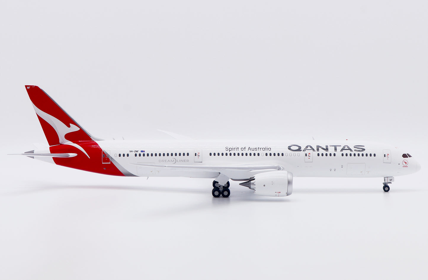 JC WINGS B787-9 DREAMLINER QANTAS "NEW COLOURS" REG: VH-ZNF