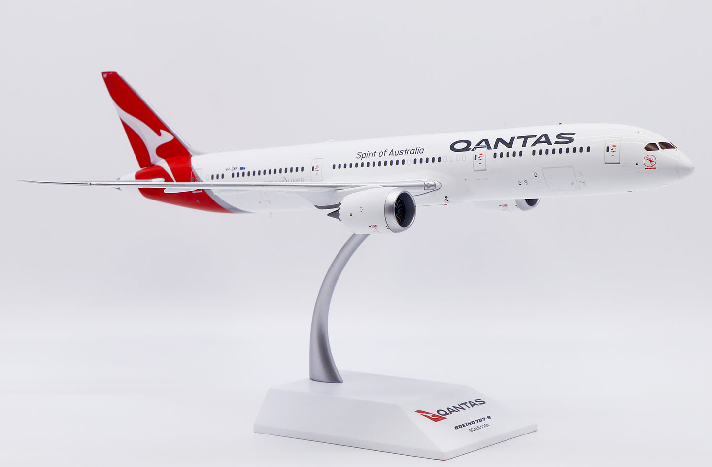 JC WINGS B787-9 DREAMLINER QANTAS "NEW COLOURS" REG: VH-ZNF