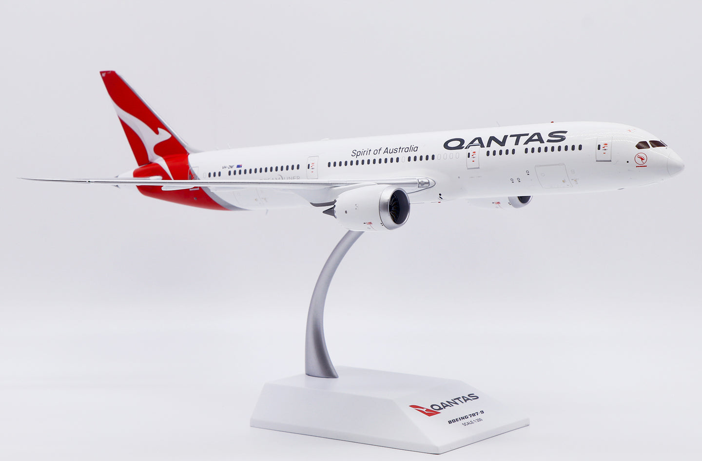 JC WINGS B787-9 DREAMLINER QANTAS "NEW COLOURS" REG: VH-ZNF