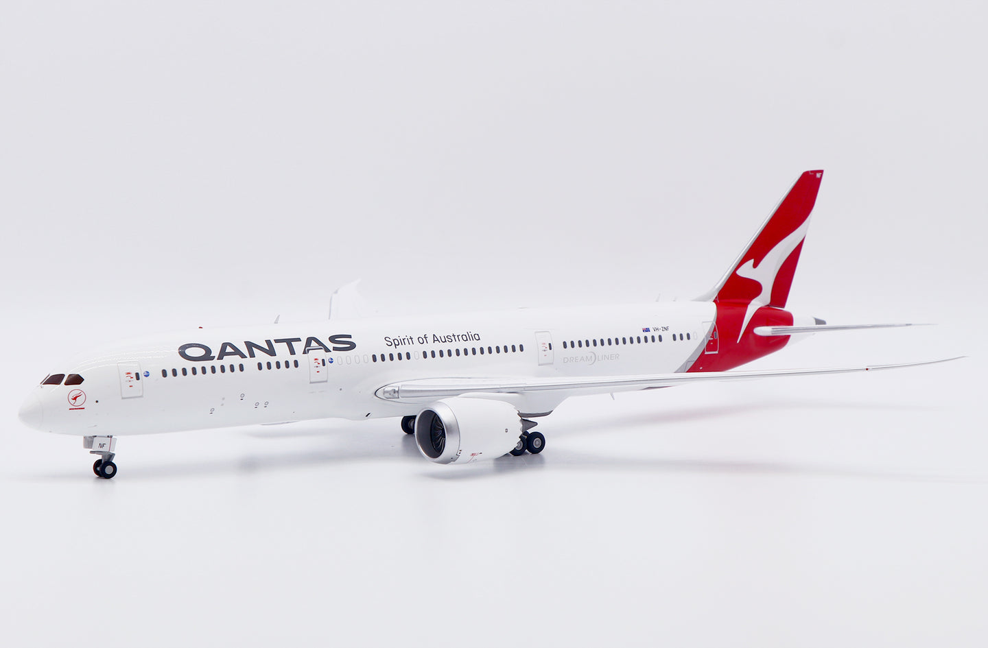 JC WINGS B787-9 DREAMLINER QANTAS "NEW COLOURS" REG: VH-ZNF