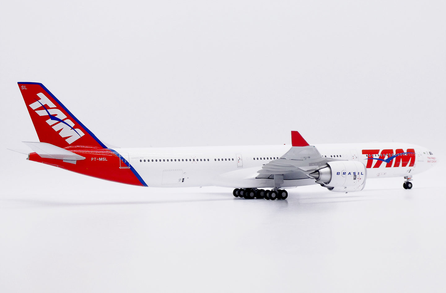 JC WINGS A340-500 TAM LINHAS AEREAS REG: PT-MSL