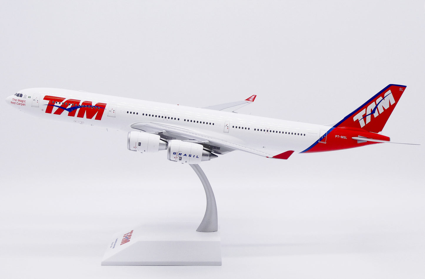 JC WINGS A340-500 TAM LINHAS AEREAS REG: PT-MSL