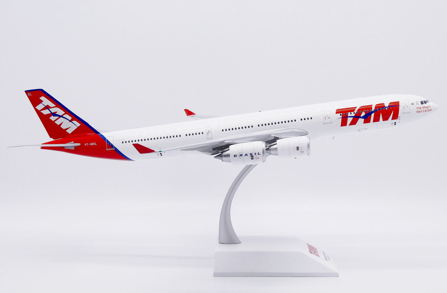 JC WINGS A340-500 TAM LINHAS AEREAS REG: PT-MSL
