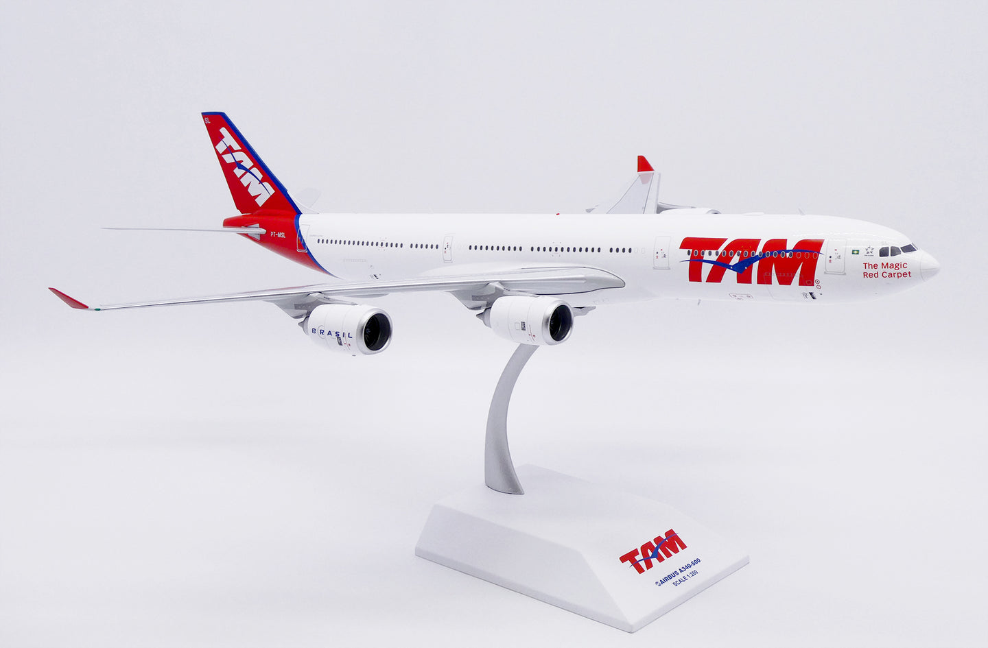 JC WINGS A340-500 TAM LINHAS AEREAS REG: PT-MSL