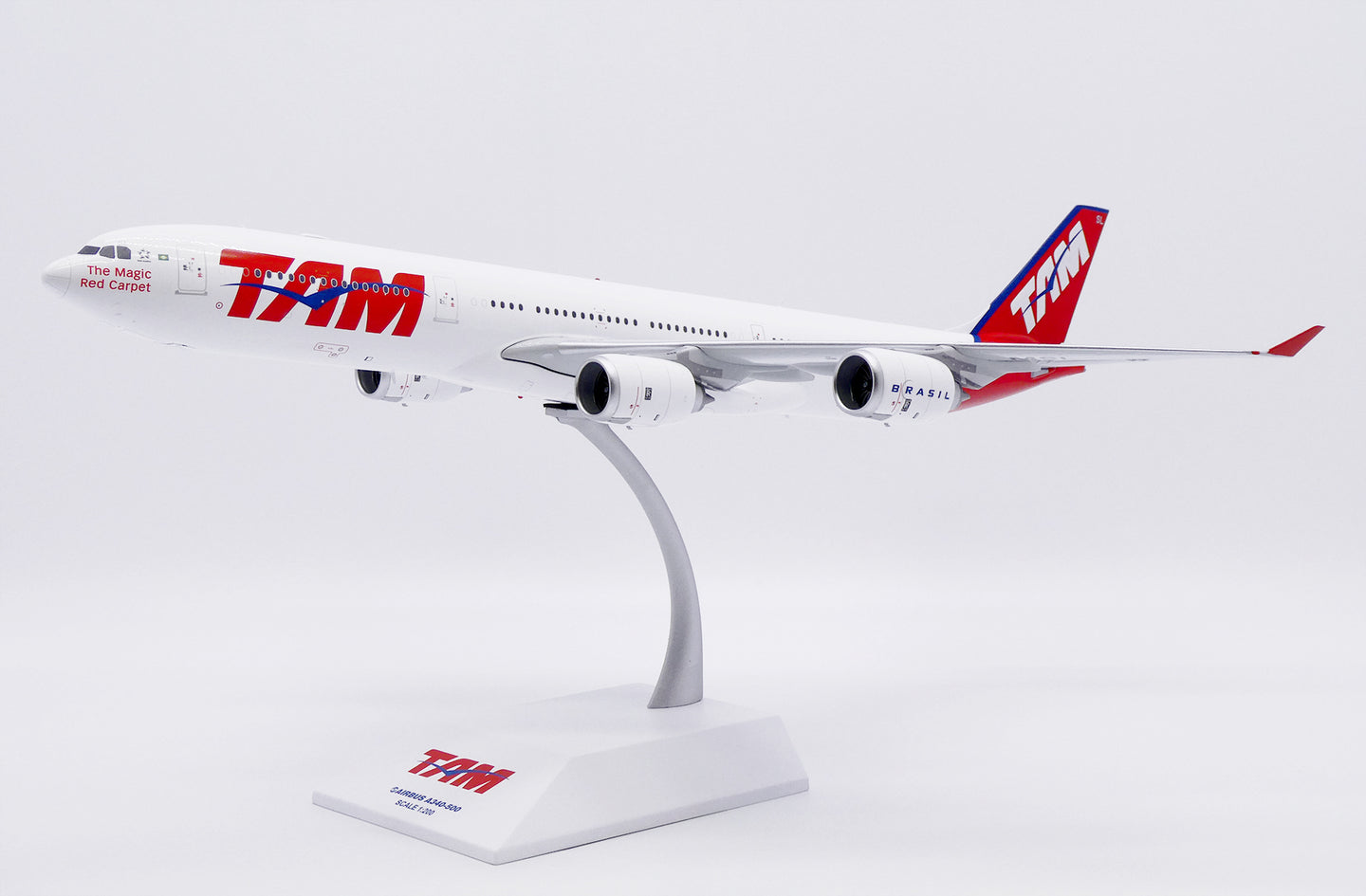 JC WINGS A340-500 TAM LINHAS AEREAS REG: PT-MSL