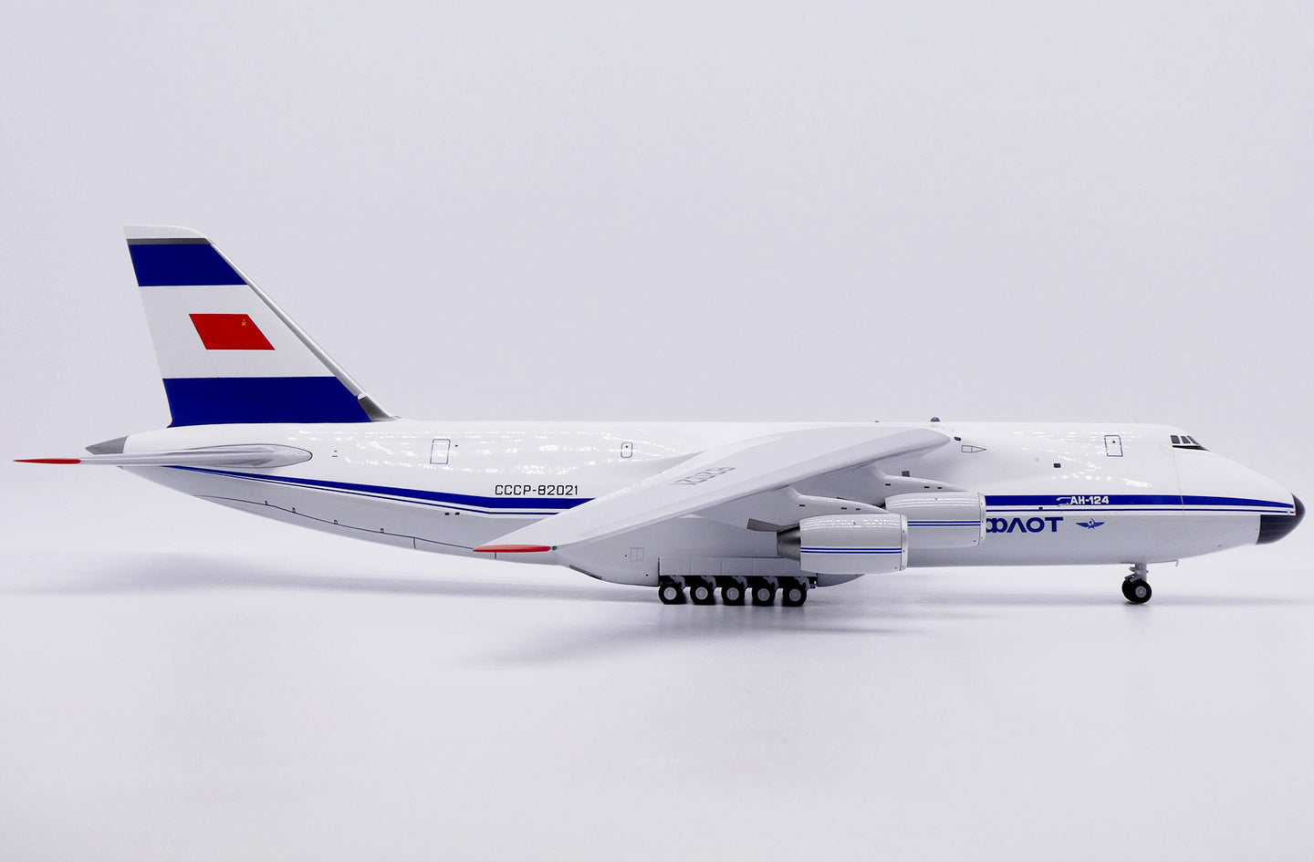 JC WINGS AN-124 AEROFLOT "BLUE STRIPES" REG: CCCP-82021