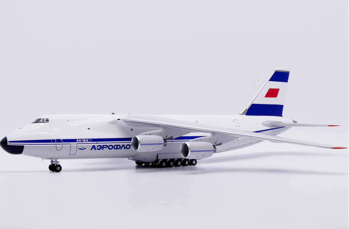 JC WINGS AN-124 AEROFLOT "BLUE STRIPES" REG: CCCP-82021