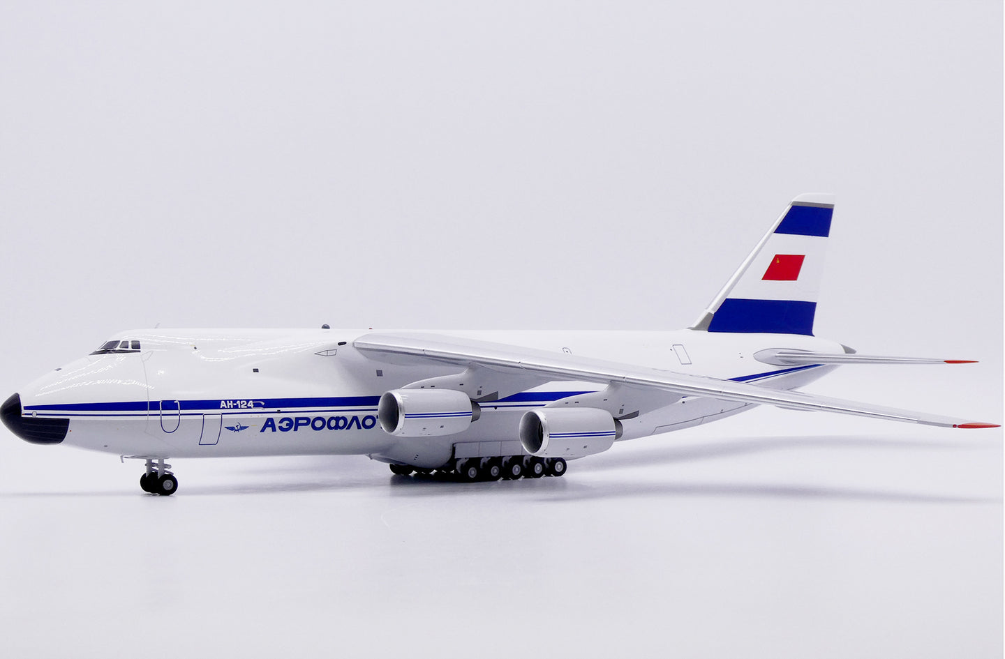 JC WINGS AN-124 AEROFLOT "BLUE STRIPES" REG: CCCP-82021