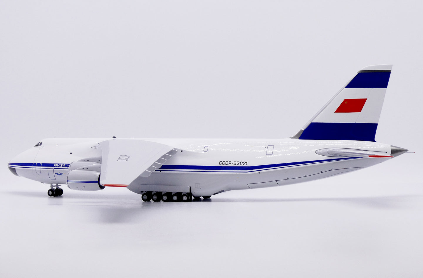 JC WINGS AN-124 AEROFLOT "BLUE STRIPES" REG: CCCP-82021