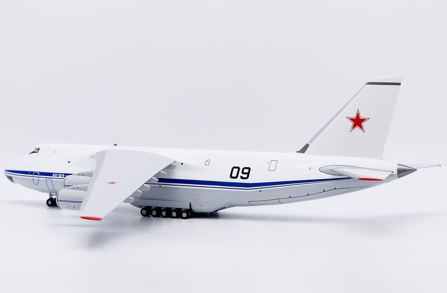 JC WINGS AN-124 RUSLAN SOVIET AIR FORCE REG: 09